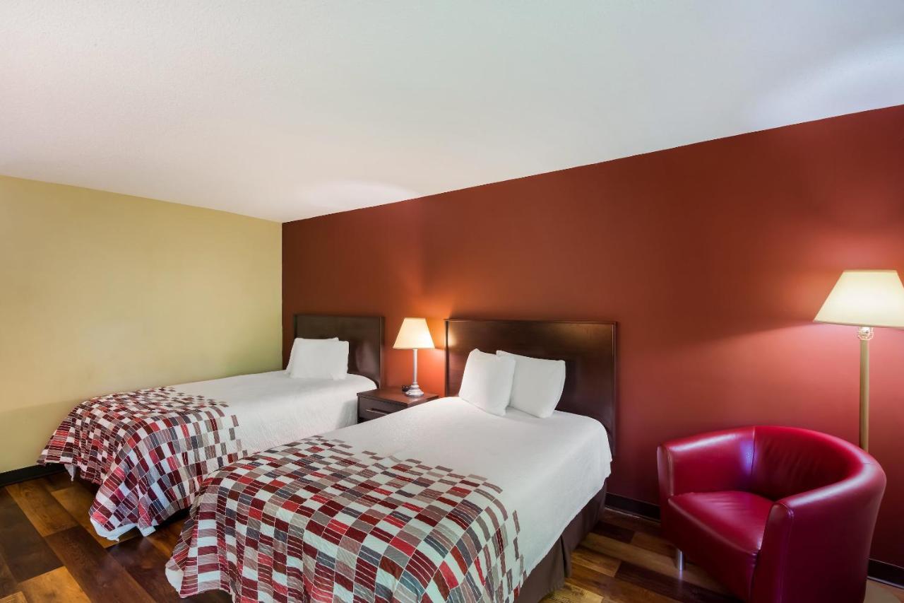 Red Roof Inn Хендерсонвилл Экстерьер фото