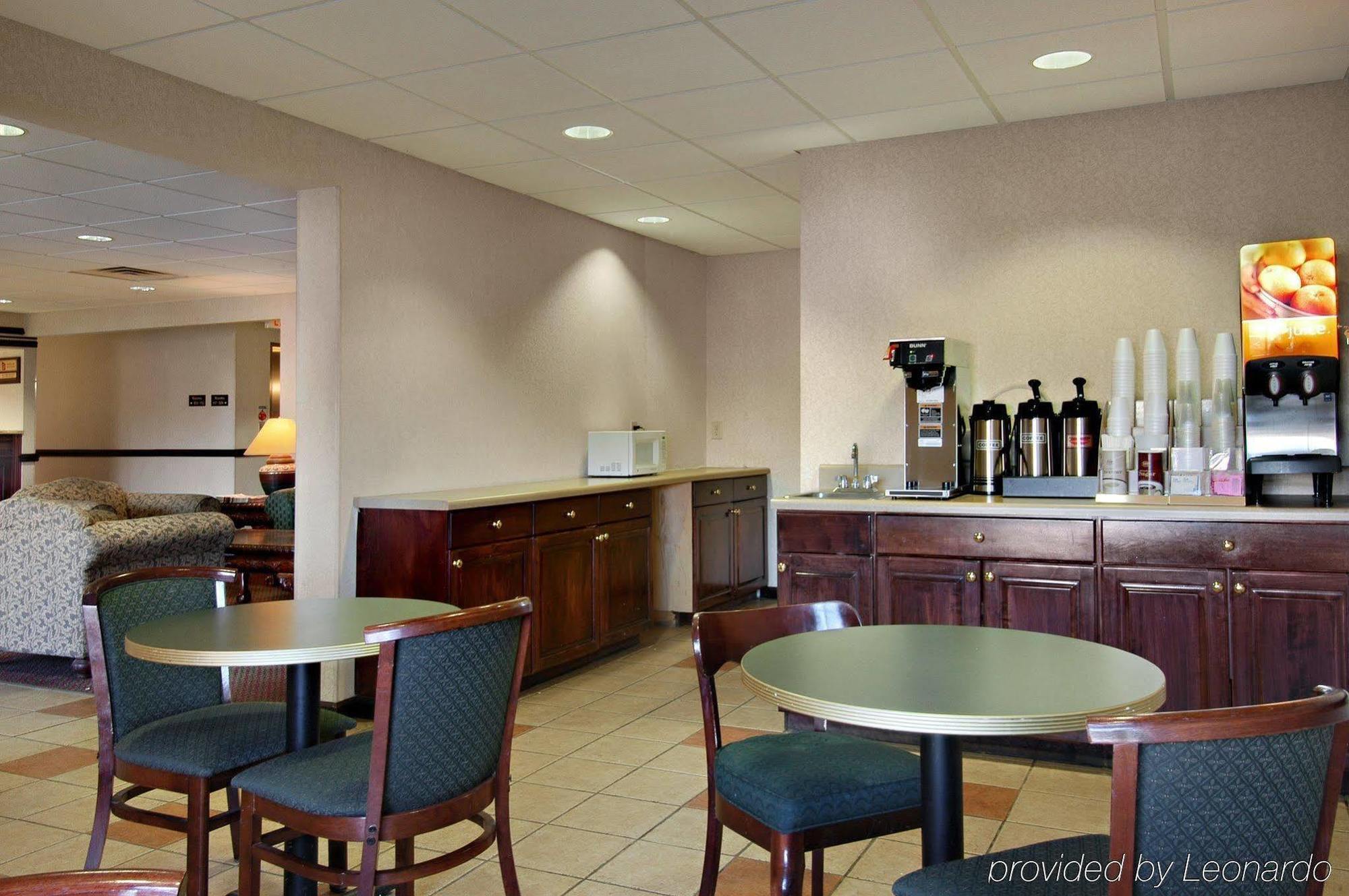 Red Roof Inn Хендерсонвилл Экстерьер фото