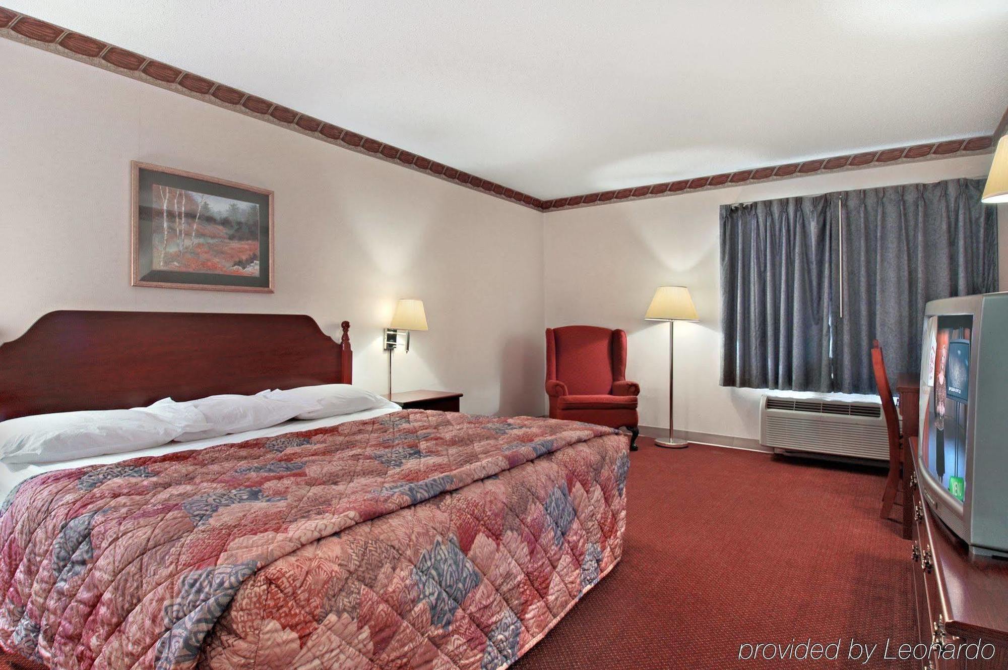 Red Roof Inn Хендерсонвилл Экстерьер фото